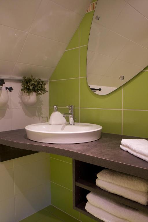 Bed and Breakfast Le Grenier Des Aromes Au Domaine Wittmann Міттельбергайм Екстер'єр фото